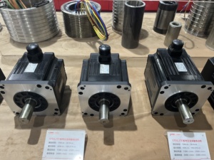 Motor Trifásico GSK 175SJTF de 220V, Rendimiento Confiable, IP65, Montaje con Brida, 2.4-6KW, Máquinas de Alta Calidad, Serie 175SJTF - Product Image 4
