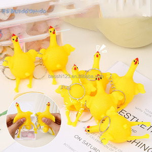 Porte-clés Poulet Amusant Anti-stress 10*6*5cm – Jouet Pendentif Poule Rigolote pour Farces et Cadeaux - Product Image 1