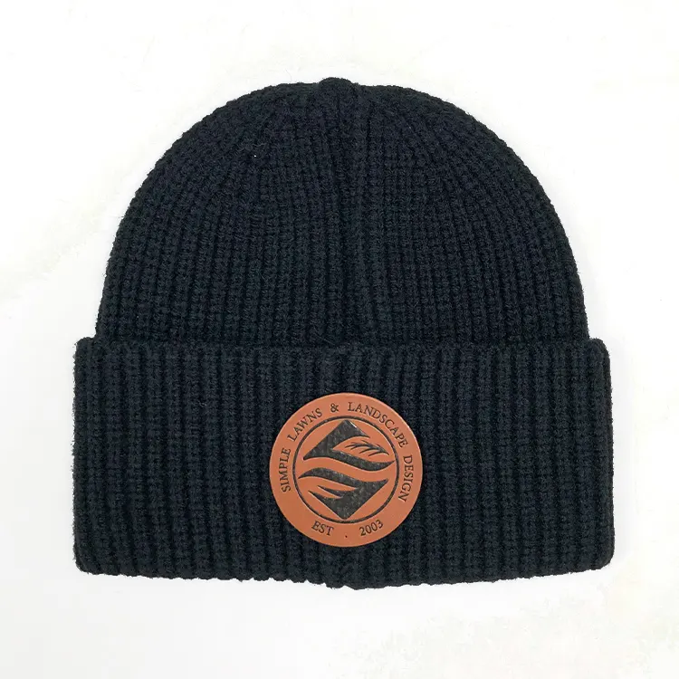 Wholesale Unisex Solid Color Knitted Winter Caps Custom Patch Logo Warm Acrylic Outdoor Winter hats Beanie