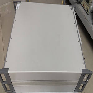 Fluke 5720A 정밀 다기능 교정기 - Product Image 2