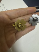 Broche en acier inoxydable Yiwu Aceon avec logo personnalisé, gravure, nœud celtique, trèfle vert émaillé porte-bonheur