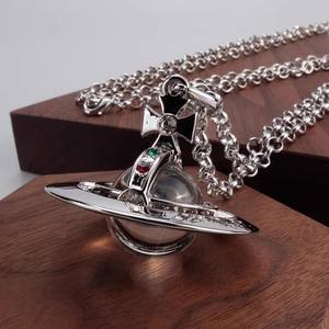 Collier Femme Punk Saturne Stéréo avec Perles en Pierre Naturelle 20mm ORB Vivienne Empress Dowager Tendance - Product Image 4