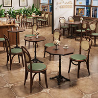 Ensemble table et chaises de café rétro personnalisable pour pâtisserie, salon de thé, restaurant occidental de style américain, usage commercial, robuste