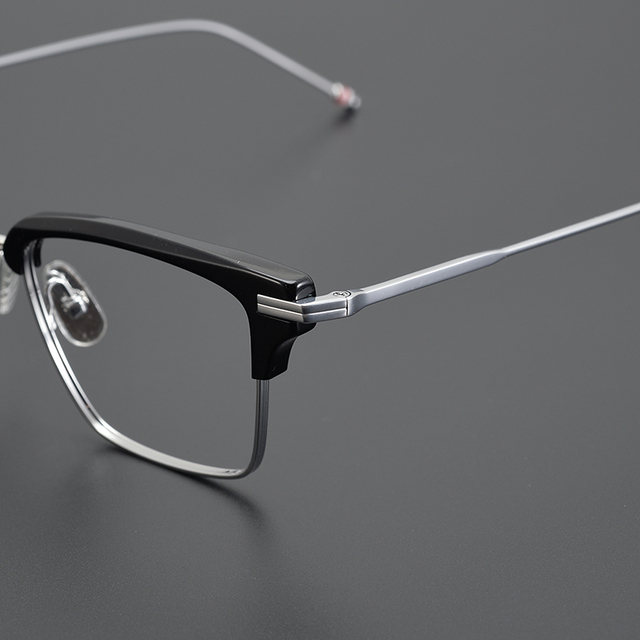Shenzhen Glasses Factory IP Electroplating Pure Titanium Frame Luxury Japanese Unisex Diamond Semi-Rimless Rectangular Glasses