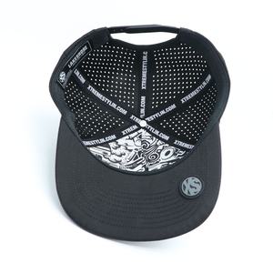 Casquette de baseball personnalisée à 5 panneaux en PVC caoutchouté avec logo, imperméable, perforée au laser, de haute qualité, à visière incurvée - Product Image 4