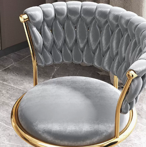 Tabouret de bar haut de gamme nordique, moderne et simple, en fer avec dossier stable, idéal pour la maison, l'îlot de cuisine, l'hôtel ou la salle à manger - Product Image 3