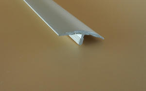 Bande d'étanchéité en PVC en forme de T, profilé d'extrusion plastique durable et écologique, bordure de finition pour hôpitaux et bâtiments, design moderne - Product Image 2