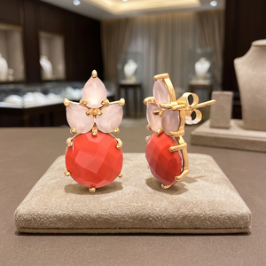 Boucles d'oreilles pendantes en laiton plaqué or, faites à la main, avec pierres précieuses, pour les occasions de fête - Product Image 3