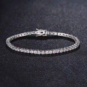 Bracelet tennis tendance en moissanite VVS, plaqué or, argent sterling 925, passe le testeur de diamants, certificat GRA, prêt à être expédié - Product Image 1