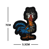 Chapeau en feutre fait main écologique prêt à être expédié, motif dessin animé coq et canard, avec patchs brodés et badge personnalisé pour sacs à dos de sport
