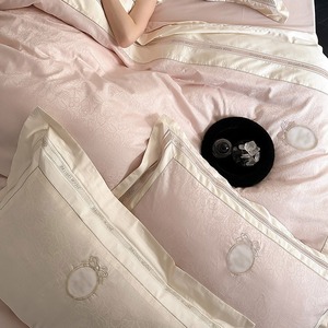 Juego de Ropa de Cama de Cuatro Piezas de Algodón Australiano de 100 Hilos, Estilo Femenino de Lujo Ligero, Transpirable, para Todas las Temporadas, con Funda de Edredón y Sábanas - Product Image 2