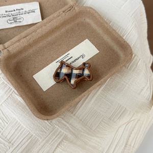 Nuevo Pasador de Pelo Rojo Estilo Dulce para Niñas, Diseño de Animales a Cuadros Rojo Beige, Pinza de Pelo de Plástico con Forma de Corazón y Flor - Product Image 6