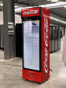Refrigerador Vertical Comercial YINZHENG para Exhibición de Bebidas, con Puerta de Vidrio, Sin Escarcha, Estantes Ajustables - Product Image 3