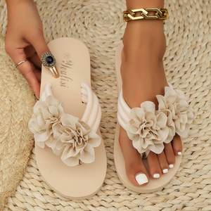 2025 moda flor decoración Chanclas Mujer verano playa antideslizante plataforma zapatillas mujer EVA suela ligera Sandalias planas 36-43 - Product Image 4
