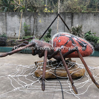 Modèle d'araignée géante animatronique pour parc à thème, expositions d'insectes géants faits à la main comme décorations de parc