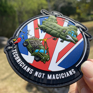 Tùy chỉnh 3D <span class=keywords><strong>PVC</strong></span> cao su huy hiệu mềm nhãn vá Silicone cho mũ vải vải Sequins trang trí vật liệu nhựa mềm <span class=keywords><strong>PVC</strong></span> các bản vá lỗi - Product Image 2