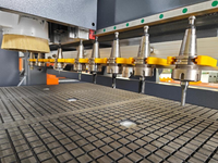1325 1530 Changement d'outil automatique CNC Router Machine ATC pour les caractéristiques de coupe de contreplaqué de bois Richauto Mach3 Syntec NC Studio Control
