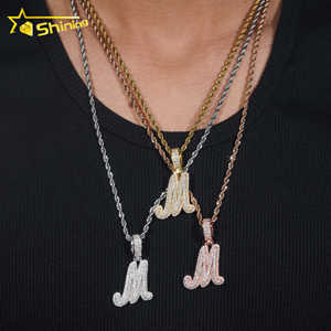 سعر الترويج تمرير الماس اختبار الفضة الإسترليني مطلي بالذهب مخصص مثلج خارج الهيب هوب المويسانيتي حرف م قلادة - Product Image 6