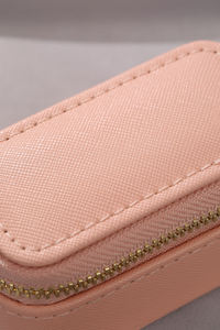 Estuche de Viaje Portátil de Cuero con Logotipo Personalizado, Elegante y Lujoso, con Inserto de Cartón y Cierre de Cremallera para Anillos y Pendientes - Product Image 6