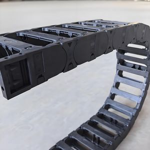 Yodel Offre Spéciale 7*7, 10*10, 20*60 <span class=keywords><strong>Pvc</strong></span> porte-câble en plastique Nylon chaîne de traînée Flexible entièrement fermée chaîne de câble - Product Image 2