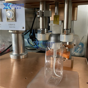 Machine de capsulage semi-automatique électrique Bosker <span class=keywords><strong>BSK</strong></span>-X01 à 4 roues, 2400 BPH, commande automatique/à pédale, pour bouteilles en plastique, facile à utiliser pour les aliments et les boissons - Product Image 5