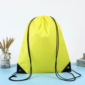 Sac à dos de sport personnalisé en polyester recyclé écologique avec cordon de serrage et logo, idéal pour l'école et le shopping - Product Image 1