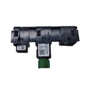 อะแดปเตอร์ CarPlay รุ่น 5Q0 035 726 พอร์ตชาร์จ USB ช่องเสียบ AUX สำหรับ Touran L Tiguan Toyota FAW JP - Product Image 2