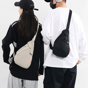 Riñonera cruzada sencilla a la moda para hombres y mujeres, bolso de pecho de estilo deportivo de nailon ligero a la moda, Mochila pequeña impermeable - Product Image 4