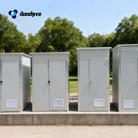 Cabine de douche et de toilettes portable extérieure compacte et moderne à installation rapide avec panneau sandwich pour utilisation en parc