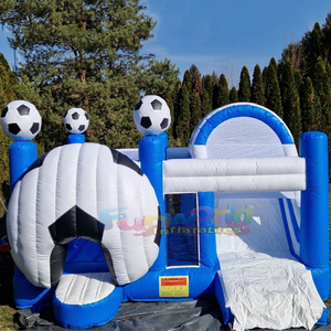 Castillo inflable deportivo con tobogán y zona de juegos, tipo chateau gonflable, con temática de fútbol para niños. - Product Image 4