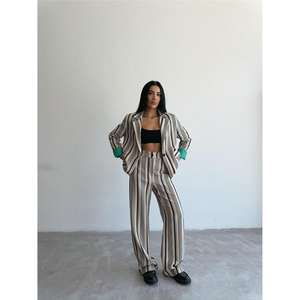 Conjunto de Chaqueta y Pantalones OTTOMAN a Rayas Beige para Mujer - Product Image 5