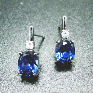 ต่างหูเงินประดับพลอยสปิเนลสีเขียวธรรมชาติทรงรี  ปรับแต่งการบรรจุภัณฑ์ได้ สำหรับผู้หญิง - Product Image 3