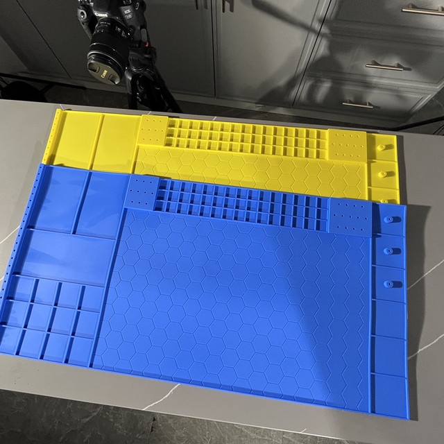 Heat Resistant Magnetic Repair Work Mat Large Silicone Soldering Mat for Soldering, Electronics, Computer Cellphone Repair