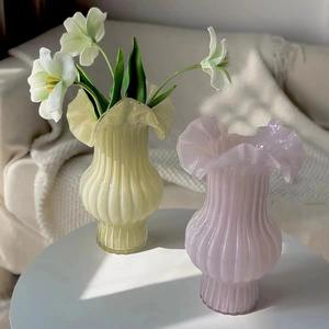 Antique <b>Glass</b> Vase Flower Arrangement Hydroponics High-end Pleated Skirt French Retro Decorations Table Soft <b>Glass</b> Vase - Product Image 6