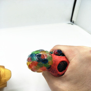 Venta al por mayor de fábrica: Pelotas antiestrés de dinosaurio de alta calidad, personalizables, de malla, para aliviar el estrés, y pelotas de uva para apretar. - Product Image 3