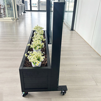 Balustrade en verre rétractable à hauteur réglable avec jardinières, noir mat, cloison commerciale pour restaurant
