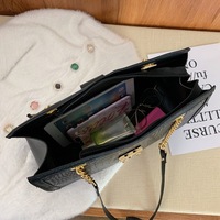 Sac fourre-tout de luxe en cuir PU pour femme avec logo personnalisé d'usine - Bandoulière unique, étanche, fermeture éclair isolée, style mode féminin