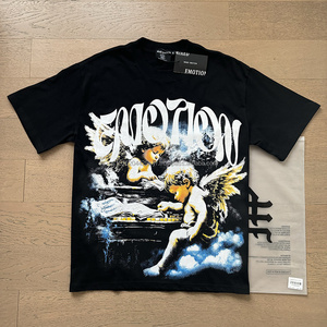 เสื้อยืดคุณภาพสูง ผ้าฝ้าย 100% หนานุ่ม พิมพ์ลายกราฟิก สไตล์สตรีทแวร์ ทรงโอเวอร์ไซส์ สำหรับผู้ชาย รุ่น Mixed Emotions - Product Image 4