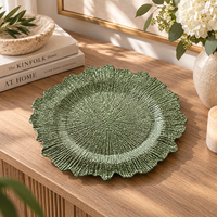 Assiette de présentation moderne texturée en plastique de 13 pouces avec finition gaufrée artistique pour la décoration de table d'hôtel, de mariage ou d'événement