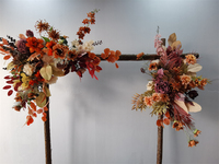 N-067 Composition florale artificielle personnalisée pour arche de toile de fond, fleurs murales triangulaires aux couleurs d'automne pour mariage en extérieur