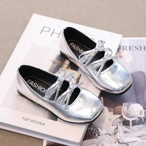 รองเท้าหนังลำลองสำหรับเด็กผู้หญิง2025คู่กับโบว์สีเงินรองเท้าซิงเกิ้ลสำหรับฤดูใบไม้ร่วงรองเท้าเจ้าหญิงแฟชั่นนิ้วเท้าสี่เหลี่ยมตื้น - Product Image 4