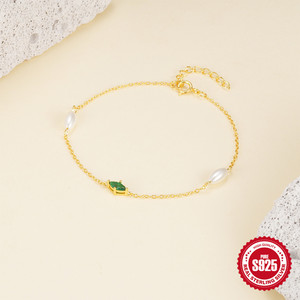 สร้อยข้อมือ RUNQI รุ่นคลาสสิกสำหรับผู้หญิง เงินแท้ 925 ชุบทอง ประดับมุกน้ำจืดเม็ดเล็ก - Product Image 1