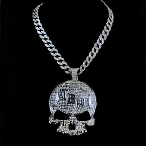 Liontin tengkorak penuh berlian dengan rantai 15MM Tautan Kuba besar huruf TBH paduan seng pola kupu-kupu untuk ulang tahun - Product Image 1