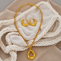 Parure de bijoux tendance plaqué or 24 carats, collier et boucles d'oreilles en alliage torsadé, pendentif créole, idéal pour mariages et fêtes à Dubaï, cadeau pour femme