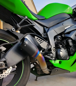 Adecuado para Kawasaki ZX6R, escape de motocicleta modificado para la parte delantera 636, silenciador negro/plateado de titanio + fibra de carbono - Product Image 1