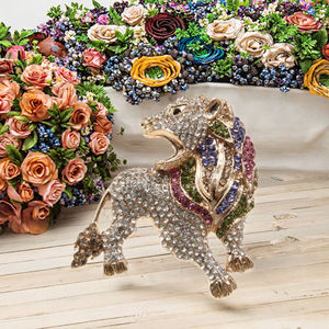 Broche en alliage style vintage motif lézard avec finition émaillée et strass, design animal rétro, accessoire pour fêtes, mariages et cadeaux - Product Image 3