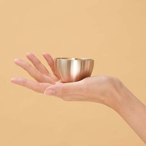 NOBBAN hecho a mano Bangjja Yugi Soju juego de vidrio para dos disparos de bronce de alta calidad para decoración del hogar hoteles bares vino personalizable - Product Image 4