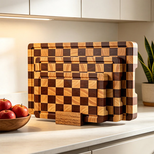 Planche à découper carrée en bois à motif d'échiquier esthétique, bloc de boucher à grain de bois traversant, plateau de service réversible, support gastronomique - Product Image 2