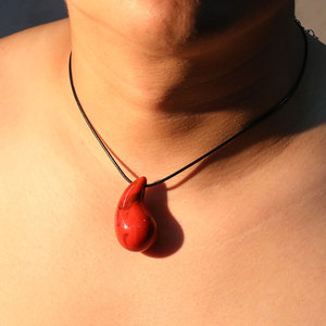 Collana con ciondolo a goccia in acrilico con corda di cera nera per donne uomini ragazza ragazzo coppia amici Casual vocazione collana da spiaggia - Product Image 5