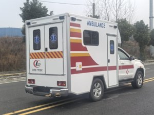 Ambulancias de Emergencia Foton en Oferta, Ambulancia Médica 4x2/4x4 con Equipamiento Completo - Product Image 3